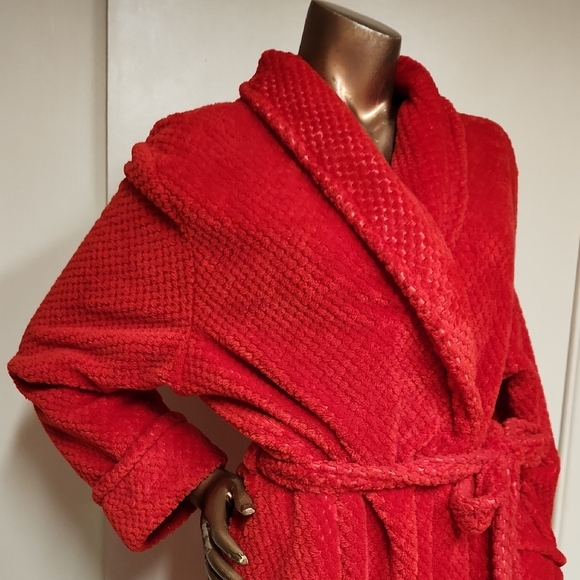 Cozy Red Bathrobe - Picture 2 of 5